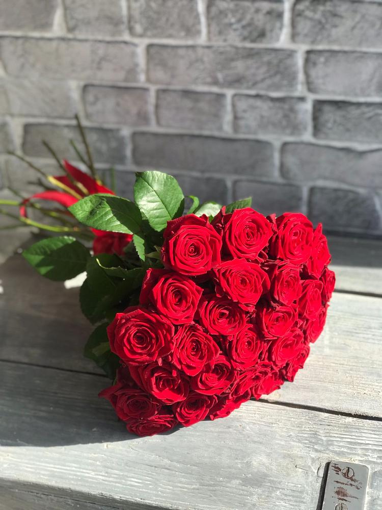 Букет Красные розы Фридом в Бичуре