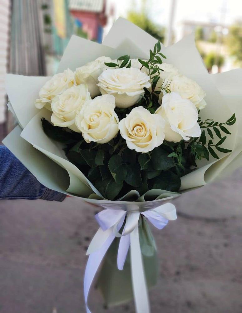 Букет Белые розы Проуд в Бичуре