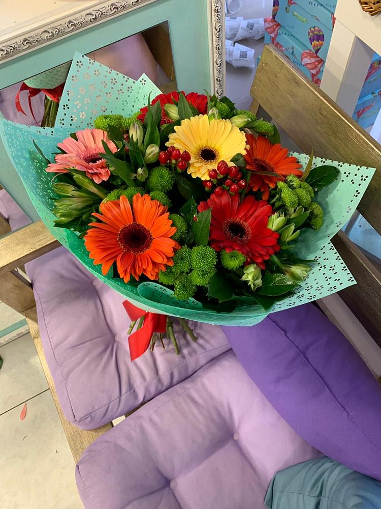 Букет цветов из: Герберы, Хризантемы и Альстромерии в Бичуре