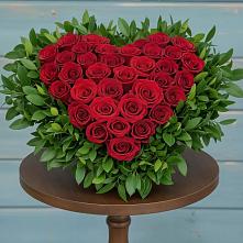 Цветочная композиция из Розы в виде сердца в Бичуре