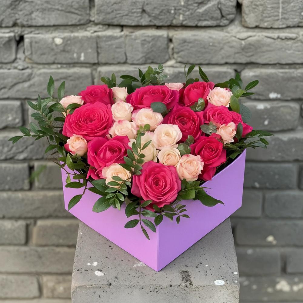 Цветочная композиция из Розы в коробке в Бичуре