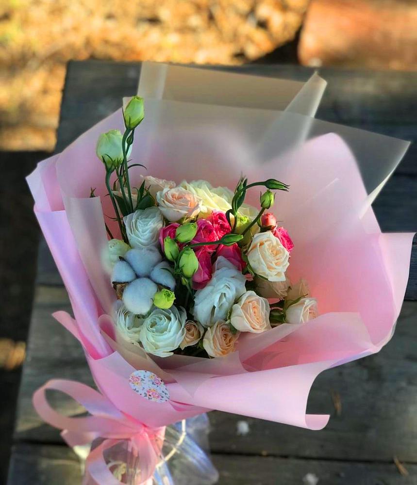 Букет цветов из: Розы и Лизиантусы в Бичуре