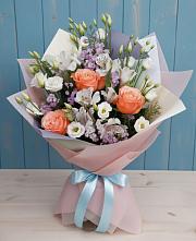 Букет цветов из:  Лизиантусы, Розы, Альстромерии и Гипсофила в Бичуре