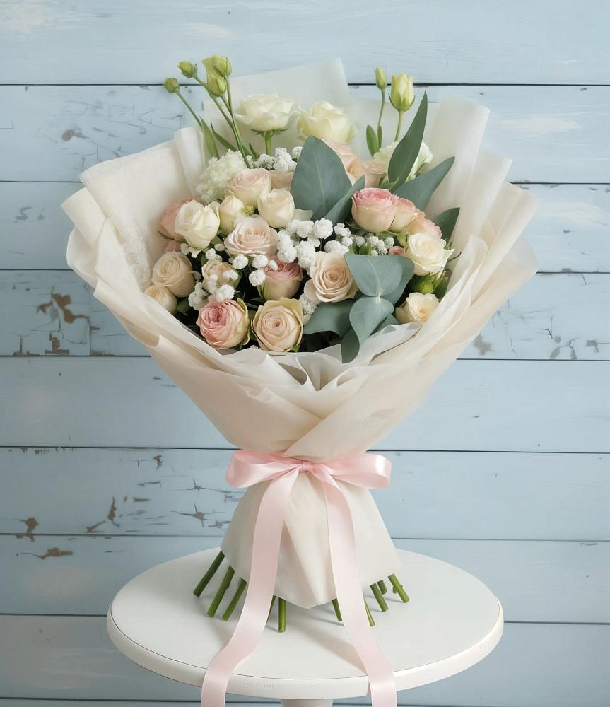 Букет цветов из: Розы и Лизиантусы в Бичуре