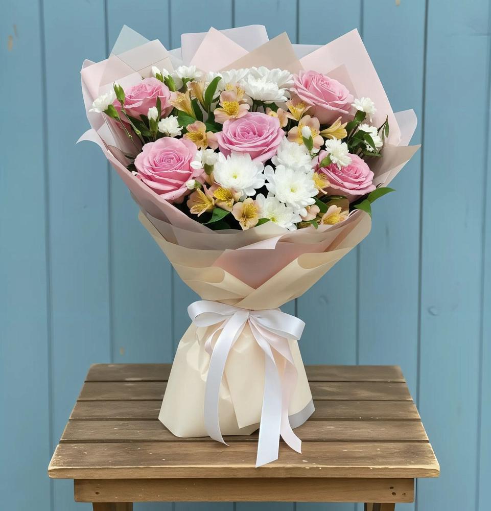 Букет цветов из: Гвоздики, Орхидеи и Розы в Бичуре