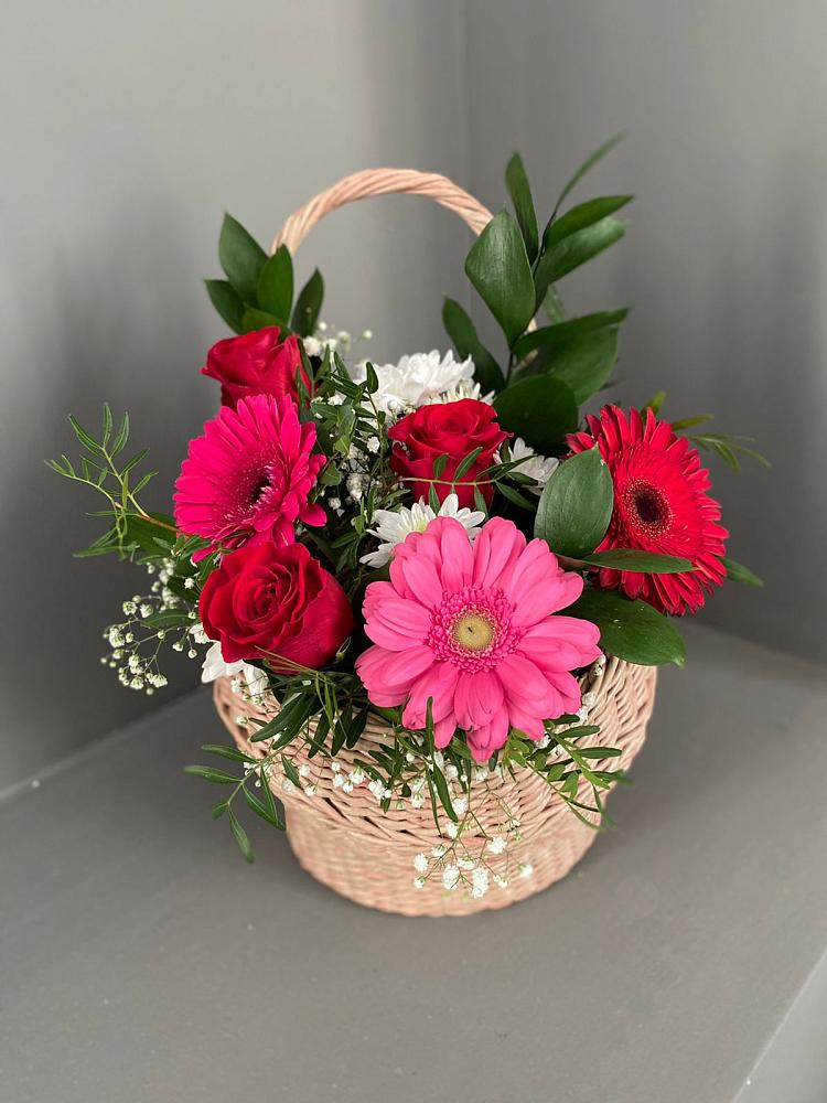 Цветочная композиция из Розы, Хризантемы и Герберы в корзине в Бичуре