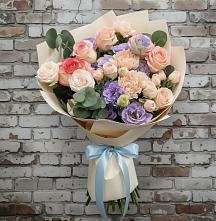 Букет цветов из:  Розы, Лизиантусы и Гвоздики #REPLACE_PRED# Бичуре