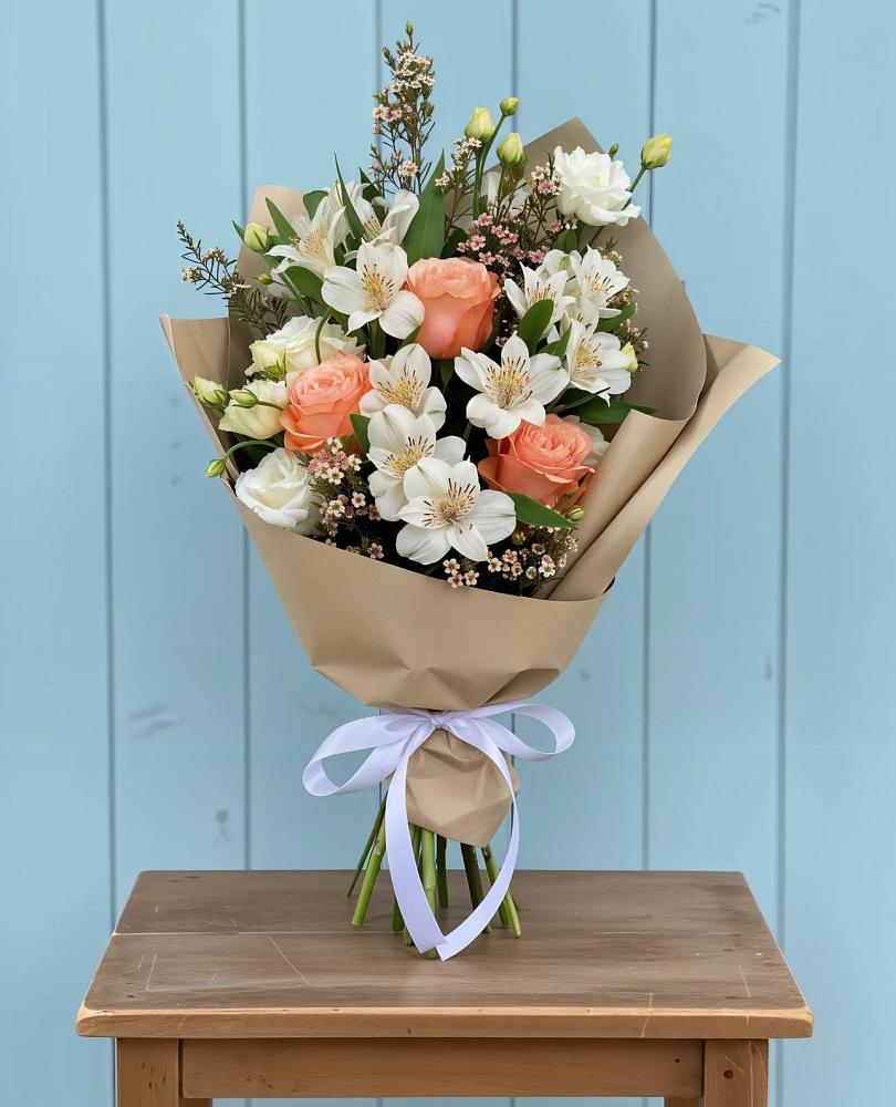 Букет цветов из: Альстромерии, Лизиантусы, Розы и Хризантемы в Бичуре