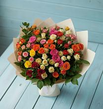 Букет Микс из разноцветных кустовых роз в Бичуре