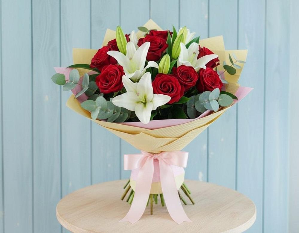Букет цветов из: Лилии и Розы в Бичуре
